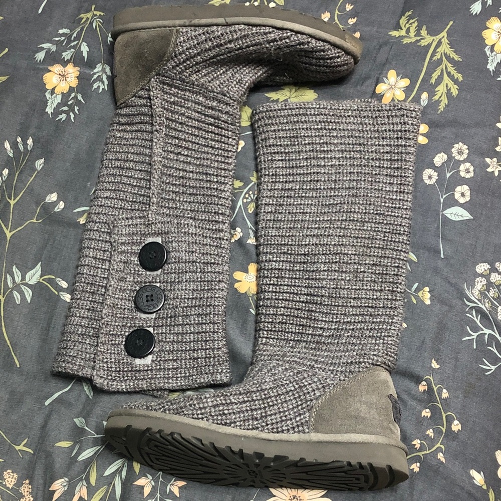 UGG Australia Classic Cardy Cable Knit Knee-High Button Suede Boots Grey Size 7